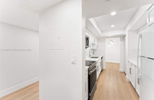 7051 Environ Blvd photos photos