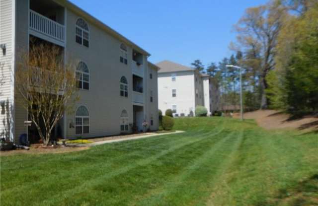 READY TO MOVE IN! 2 Beds 2 Baths! Gallery 3
