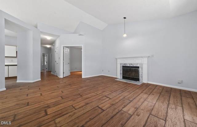 105 Ellsworth Place Gallery 3