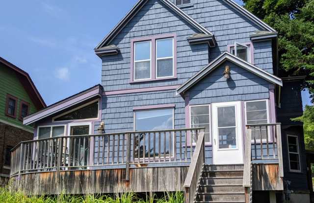 AVAILABLE Novemeber 10th- 3 BED 2 BATH Single Family Home photos photos