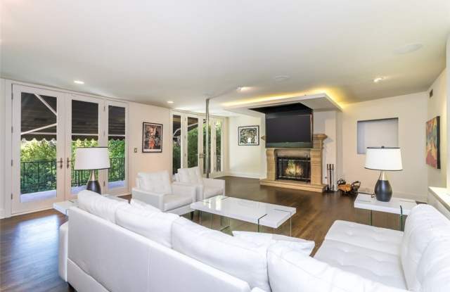 2501 Bowmont Drive Gallery 2