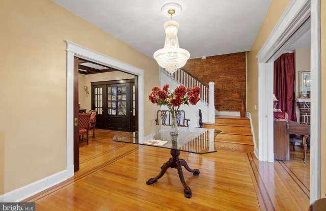 1501 CRITTENDEN Street NW Gallery 4