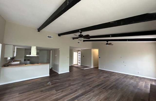 3BED/2BATH Home for lease! Available Now in Live Oak! photos photos