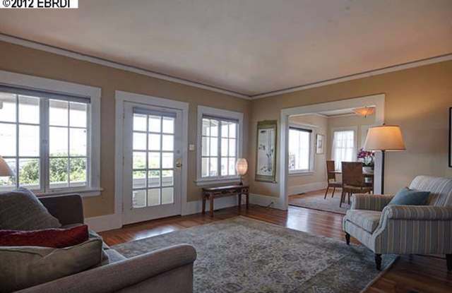 Gorgeous North Berkeley 3 Bedroom Gallery 4