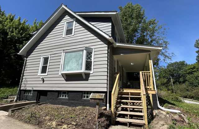 South Euclid Beauty - 3 bedroom Single Family Home Gallery 4