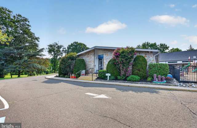 1401 MEETINGHOUSE Road Gallery 1