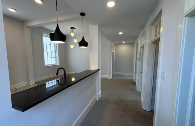 202 HANOVER Street Gallery 4