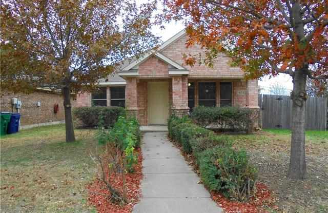 5624 Lamar Street - 5624 Lamar Street, Watauga, TX 76148