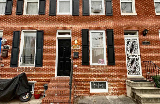 Charming 2 Bedroom/1.5 Bathroom Townhome in Washington Village-Pigtown! photos photos