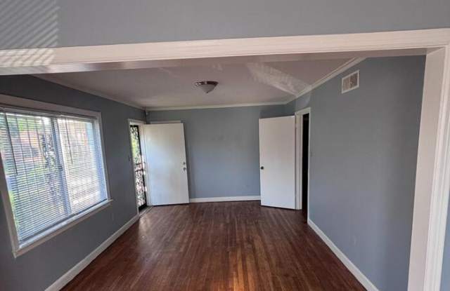3237 Harris Avenue Gallery 2