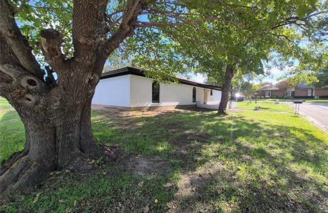 2029 Roberts Drive Gallery 1