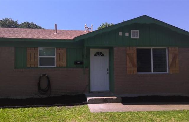 410 Rosewood Hills Drive - 410 Rosewood Hills Drive, Garland, TX 75040