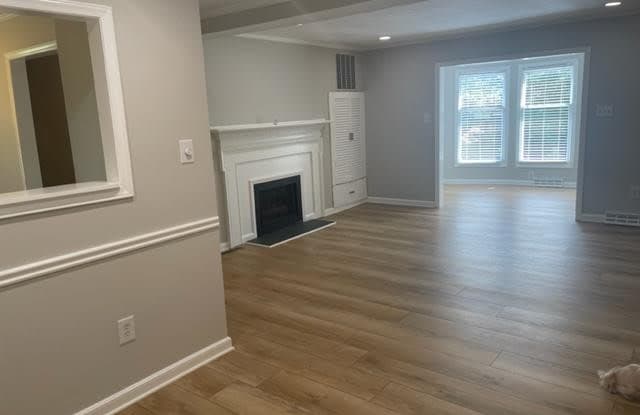 241 LOUDOUN STREET SW - 241 Loudoun Street Southwest, Leesburg, VA 20175