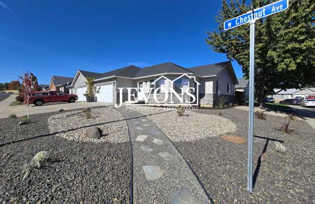 Two-bedroom home with a fully equipped kitchen, conveniently located near West Valley Community Park and just minutes away from outdoor activities photos photos
