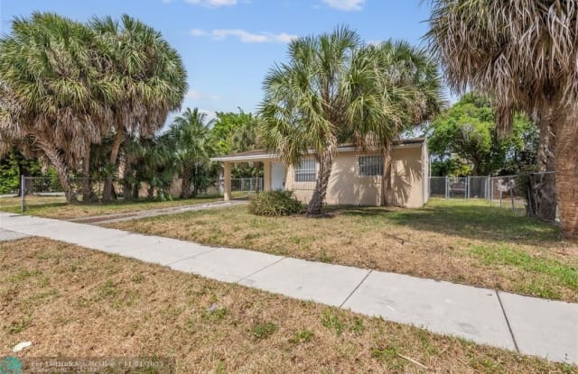 3381 NW 8th Pl - 3381 Northwest 8th Place, Lauderhill, FL 33311 3381 NW 8th Pl - 3381 Northwest 8th Place, Lauderhill, FL 33311