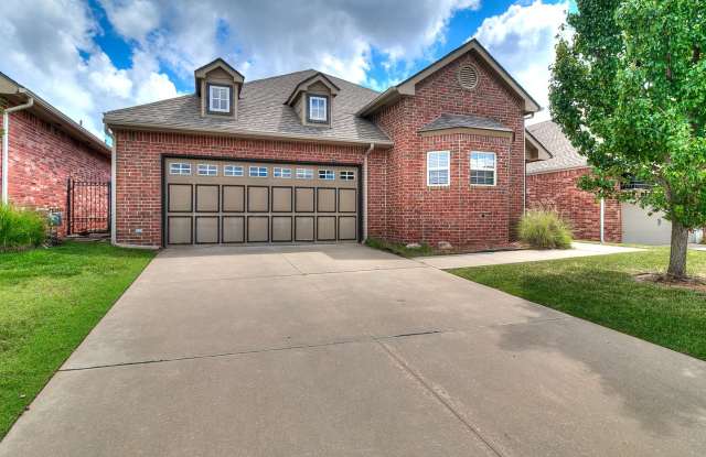 2044 Sq. Ft. Home- Gated Community with a Pool/Club House-Edmond Schools- Lawn Care Included Gallery 4