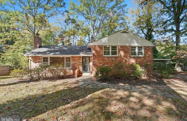 2904 SWANEE Lane - 2904 Swanee Lane, Merrifield, VA 22031