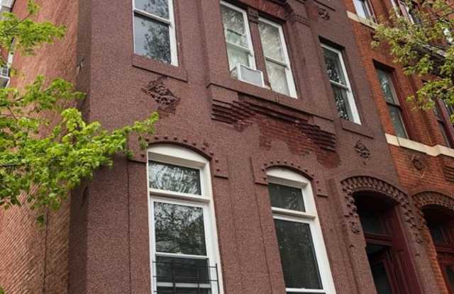 1800 Bolton Street Gallery 2