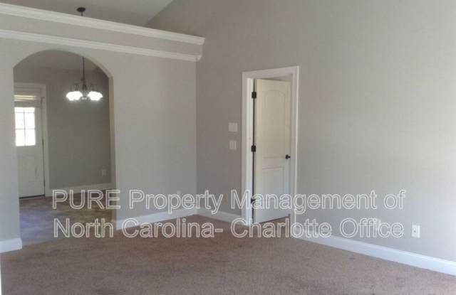3181 Ridgeback Dr Gallery 1