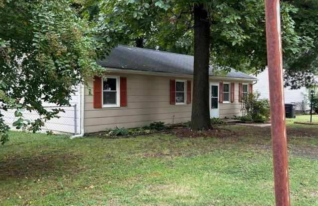 2001 Old Iron Road - 2001 Old Iron Road, Hopewell, VA 23860