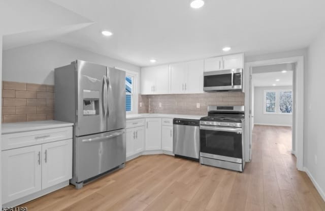 27 Brown St Unit 2 - 27 Brown Street, Essex County, NJ 07040