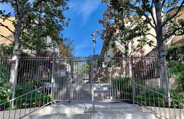 15057 Sherman Way Gallery 2