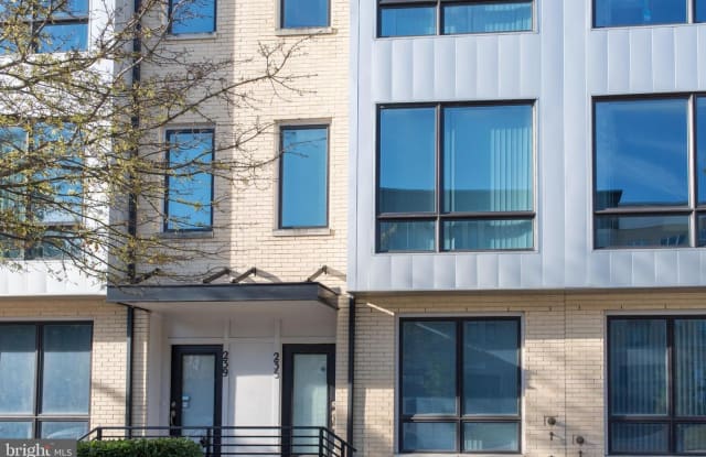 235 CROWN PARK - 235 Crown Park Avenue, Gaithersburg, MD 20878