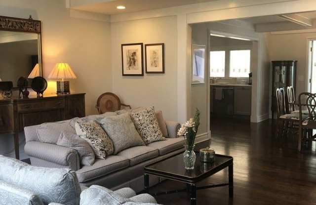 1535 Stanlake Drive Gallery 4