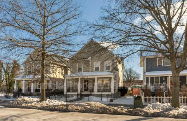 2421 Franklin St NE photos photos