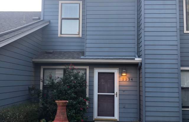 Beautiful 3 Bedroom, 2.5 Bath Townhome Condo in Canterbury! photos photos