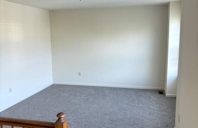 136 B Plymouth Avenue - 136 Plymouth Avenue, Oreland, PA 19075