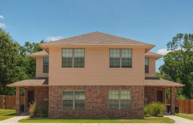 Available August 2026! AMAZING 3 Bedroom 3 Bathroom Duplex! - 4462 Reveille Road, Brazos County, TX 77845