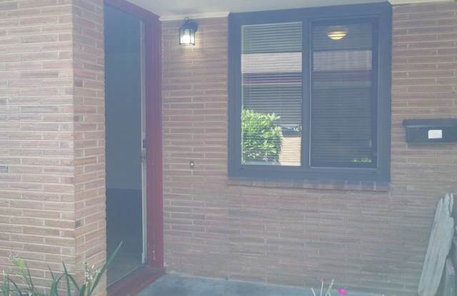 Jenola Court photos photos
