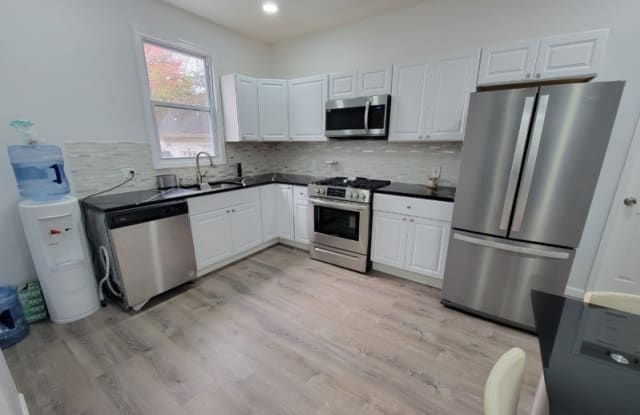 137 Floyd St - 137 Floyd Street, Belleville, NJ 07109
