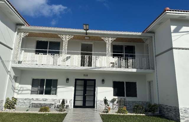 7115 Rue Granville photos photos