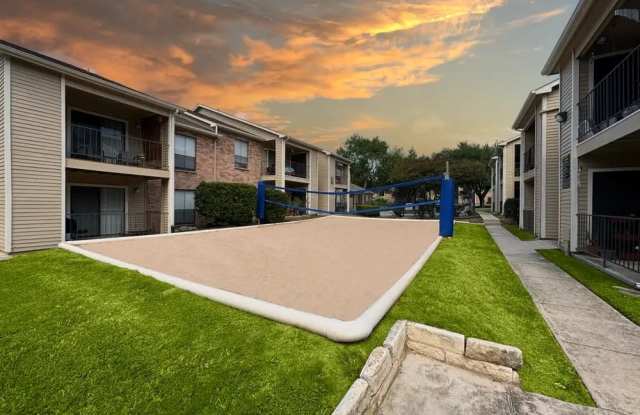 Village Green Apartments Gallery 2