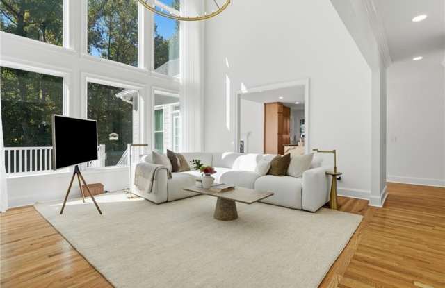 1140 River Laurel Drive Gallery 3