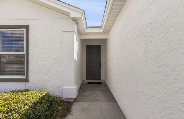 8418 N Lagoon Drive Gallery 2