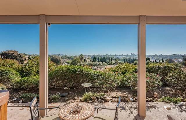 GORGEOUS OPEN VIEW HILLTOP OASIS HOME - COOL OCEAN BREEZE - 1208 Sunset Drive, Vista, CA 92081