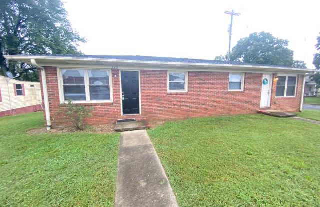 1bed/1ba duplex downtown Landis very Nice condition Gallery 1