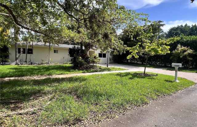 7350 SW 96th St photos photos