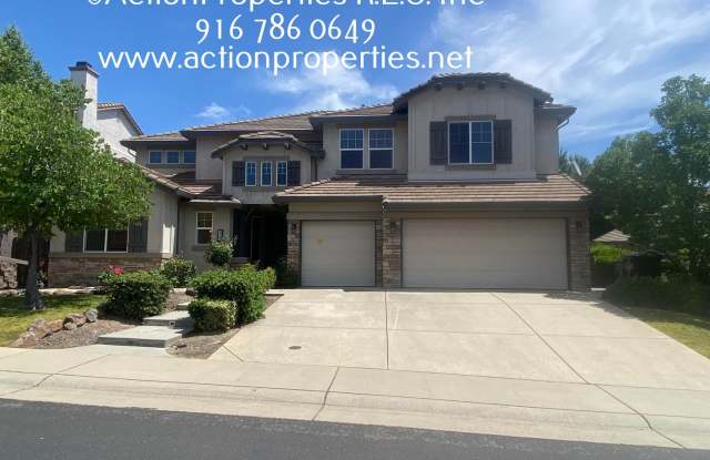East Roseville Olympus Pointe 3900 sft 4 Bedroom + Den/Office, 5 Bathrooms, 3 Car Garage, Gardner Provided NO PETS Gallery 1