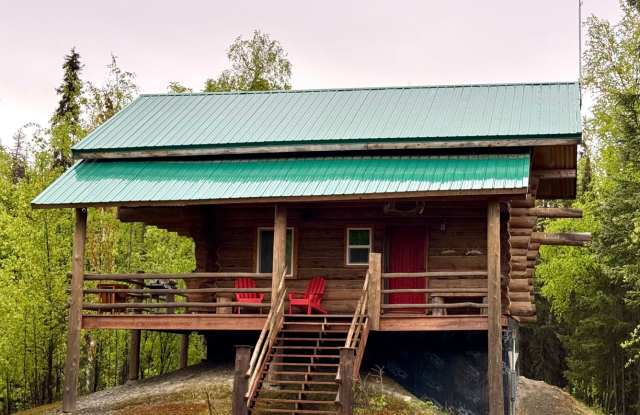 ALASKAN CABIN IN THE WOODS! photos photos