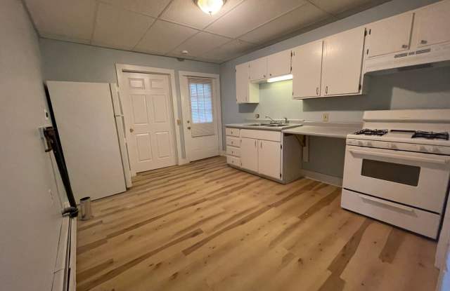 Freshly Updated 2 Bedroom Apartment-Downtown Pittsfield – $1,450/mo photos photos