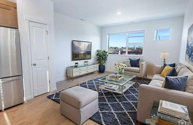 SUMMER SPECIAL: 1-MONTH RENT FREE! Charming 2 Bd/2.5 Ba Home in Hillsboro photos photos