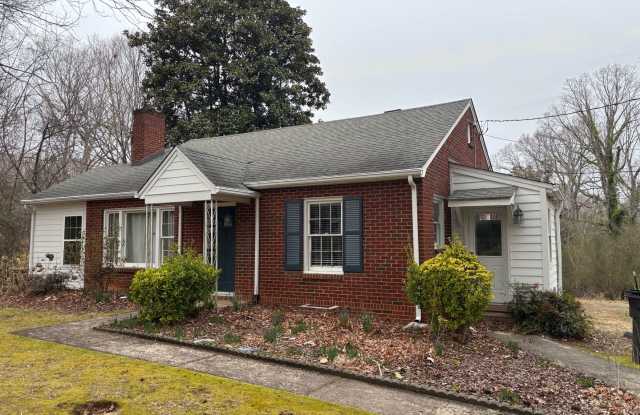 3-4 bed, 2 bath with full basement in Asheboro photos photos