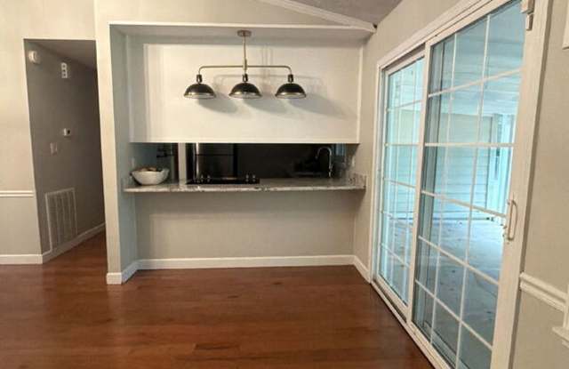 1121 Santa Fe Trail Gallery 4
