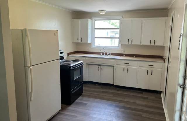 Cute 2BR/1BA Zephyrhills Duplex NO APPLICATION FEE! photos photos