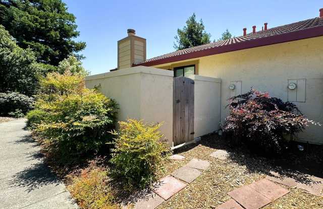 140 Park Place, Petaluma (2 bed/1 bath Condo) - 1st OPEN HOUSE WED., 9/9 FROM 12:30 - 1:00 PM Gallery 3