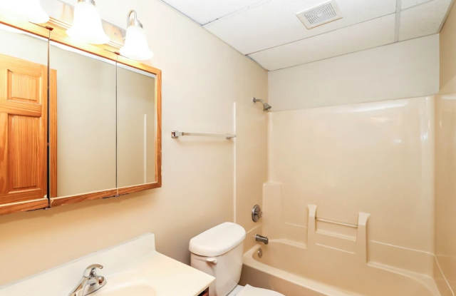 121 West Buffalo Street - 121 West Buffalo Street, Duluth, MN 55811